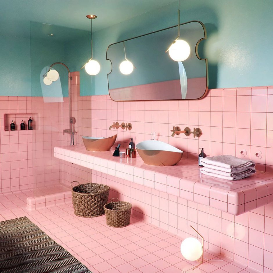 Розовая плитка для ванной