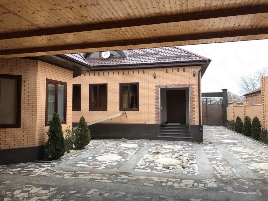 Чеченский двор в частном доме