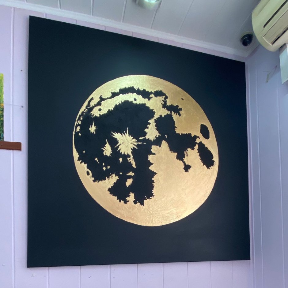 Декоративная Луна на стену