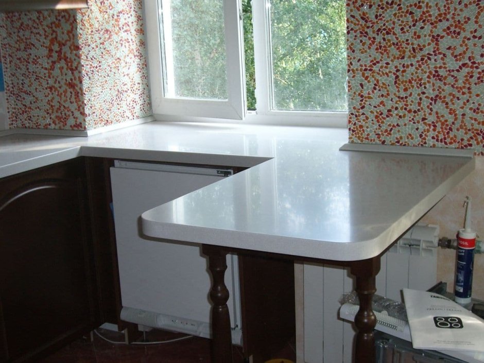 Кухонный стол из подоконника