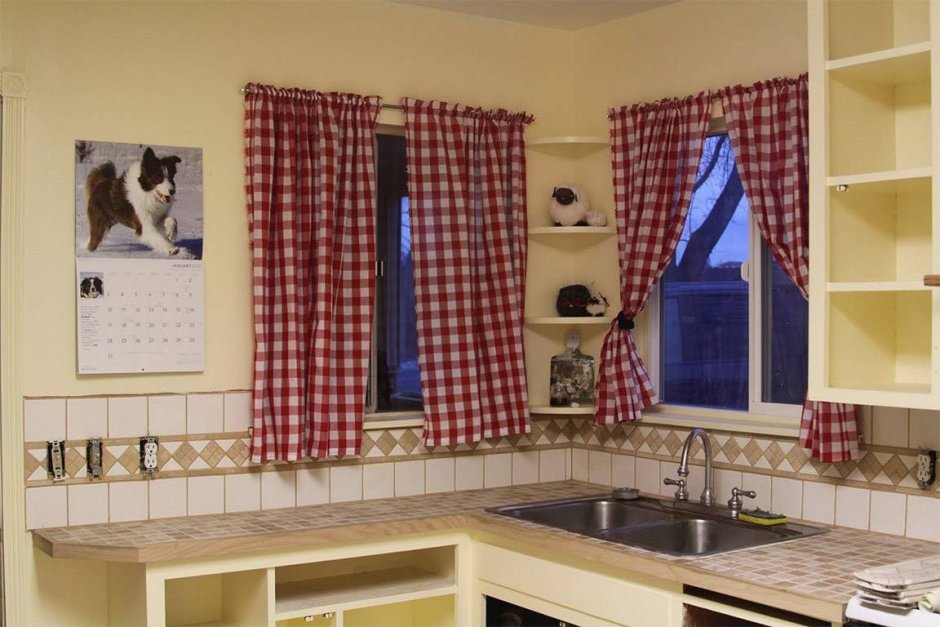 Кухонные шкафы со шторками