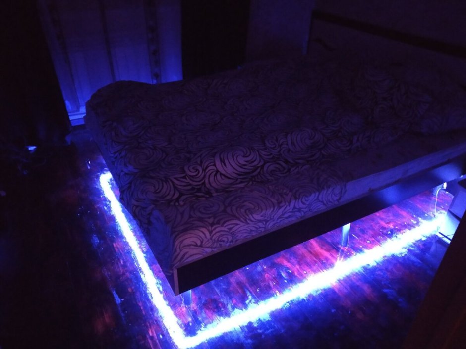 Кровать с РГБ подсветкой