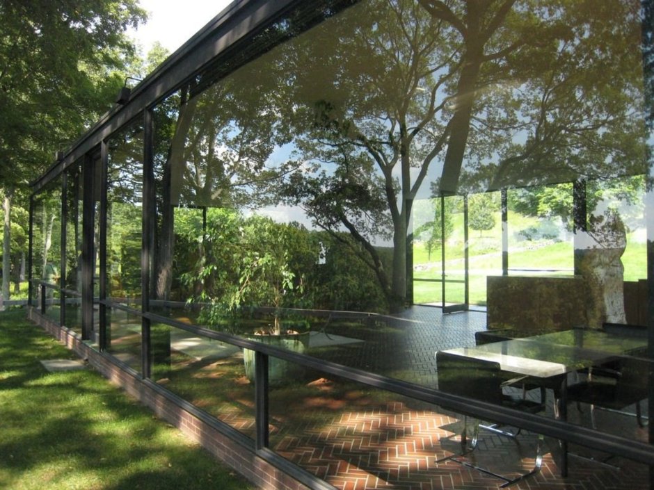 Стеклянный дом (the Glass House) в США от Филиппа Джонсона (Philip Johnson).