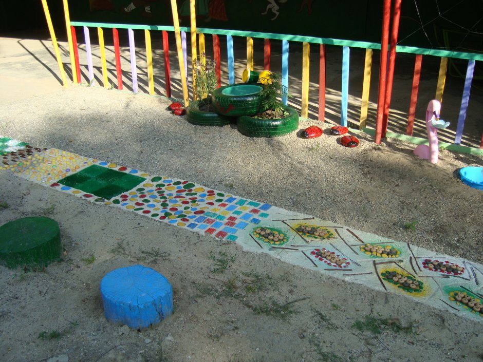 Сенсорный сад в детском саду на улице