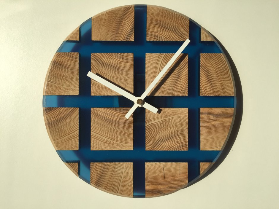 Часы из дерева настенные Эстетика