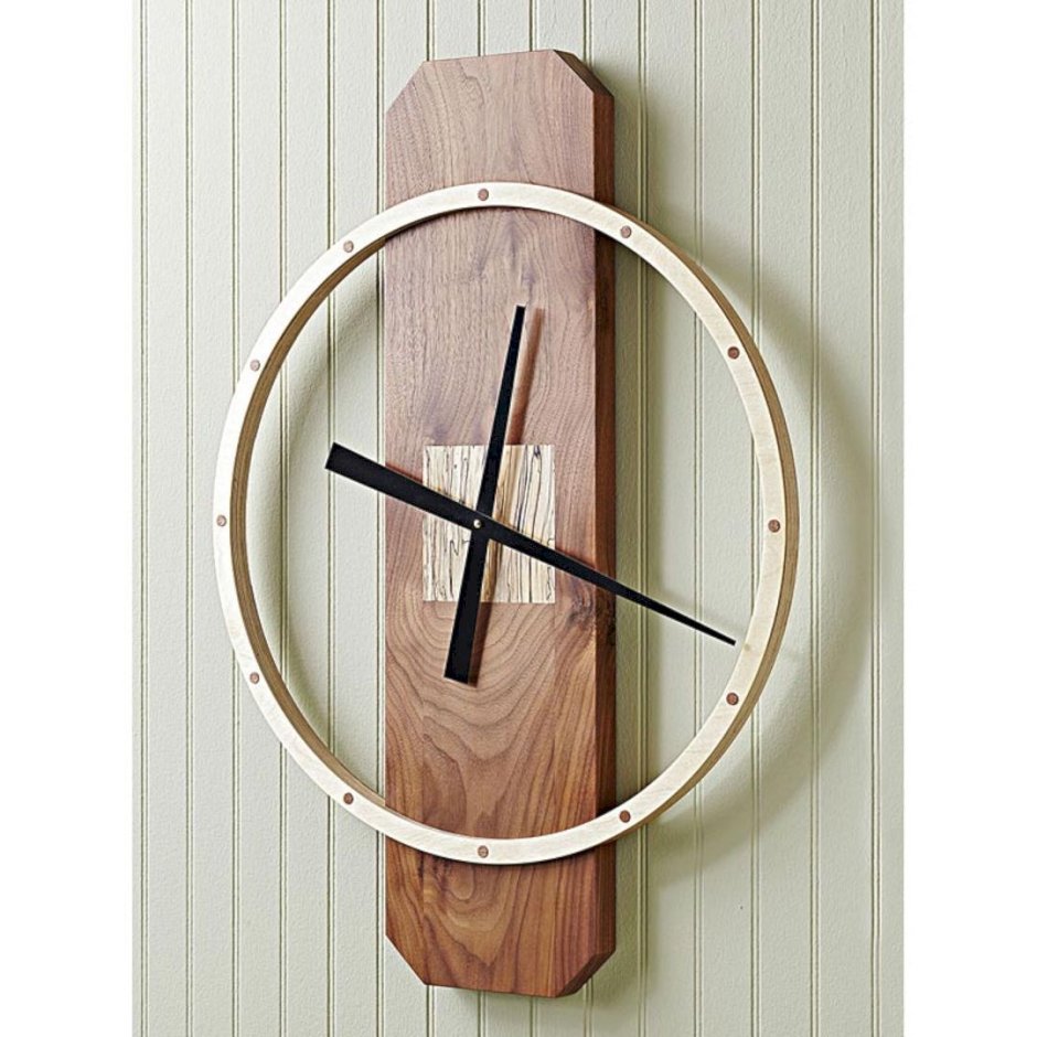 Часы из деревянных реек