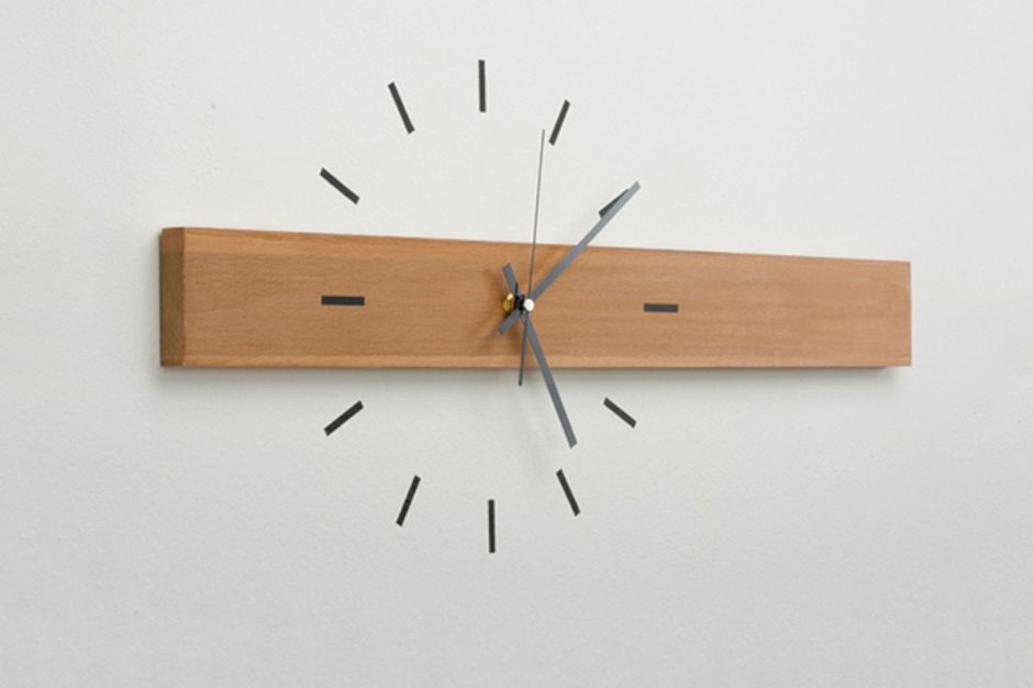 Настенные часы из деревянных реек