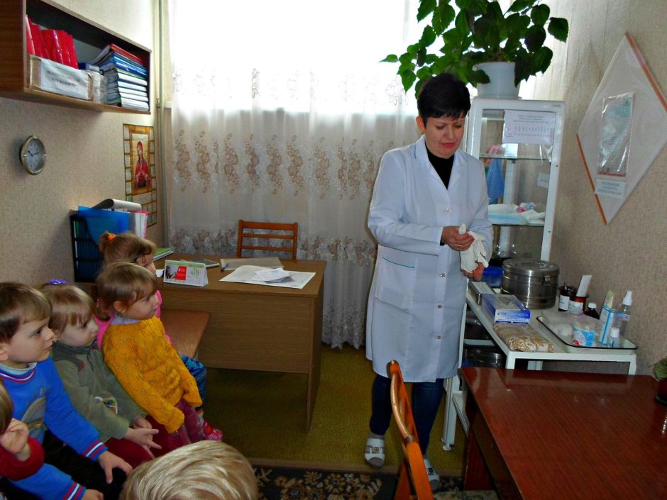 Медицинская сестра в детском саду