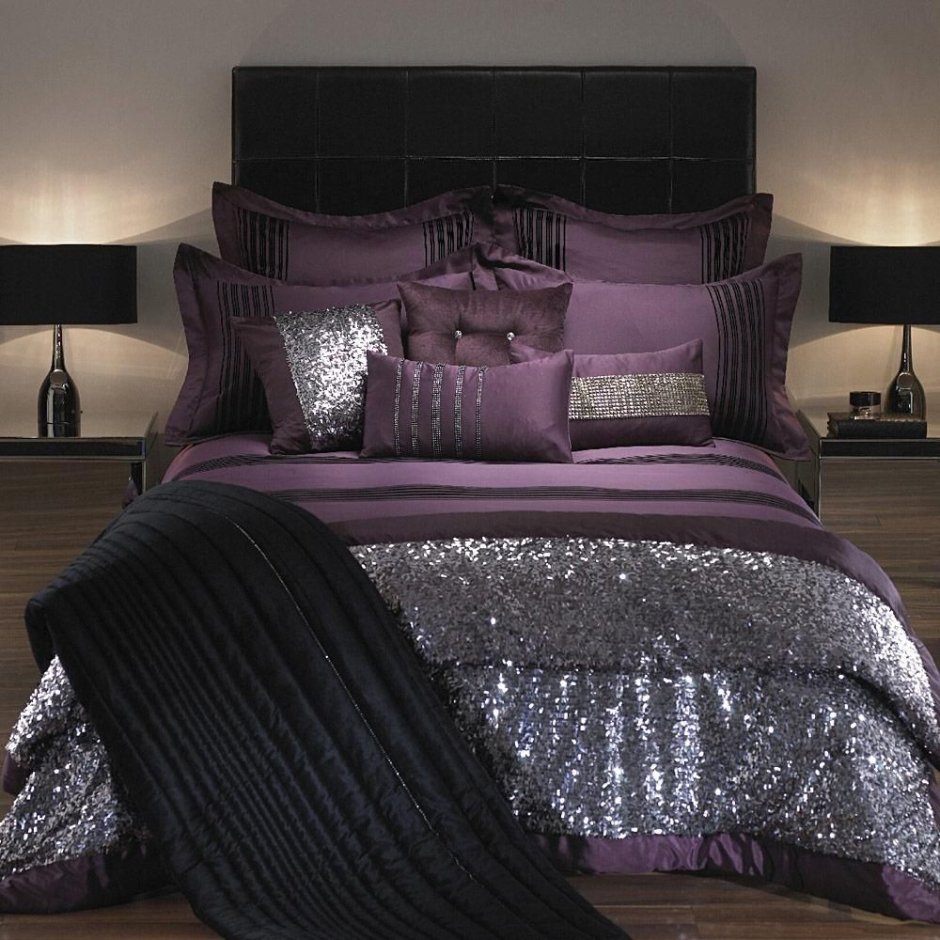 Фиолетовая кровать