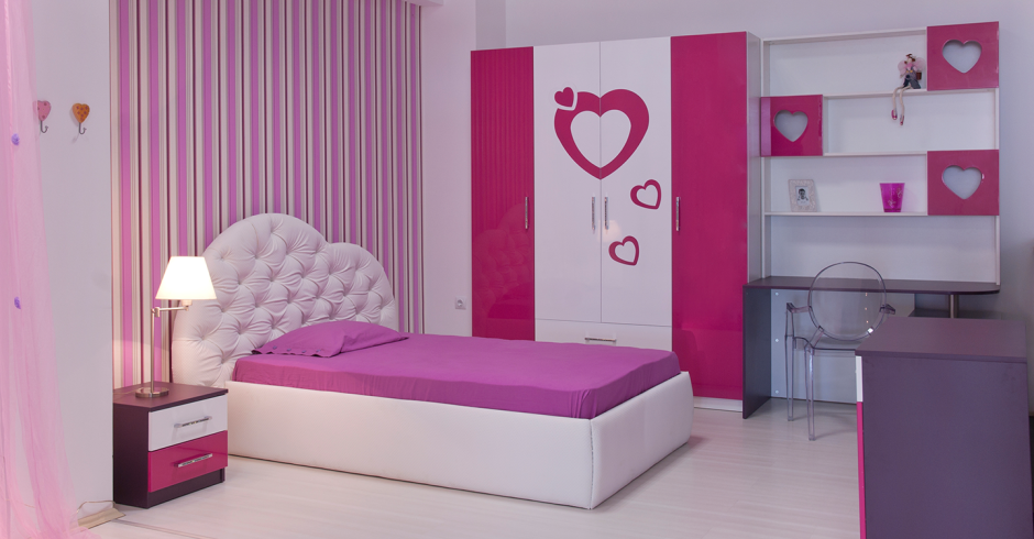 Кровать для девочки с сердечком
