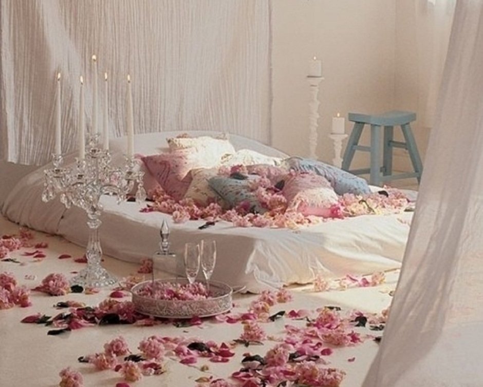 Романтическая спальня