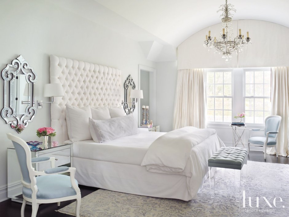 Роскошная спальня в белом цвете