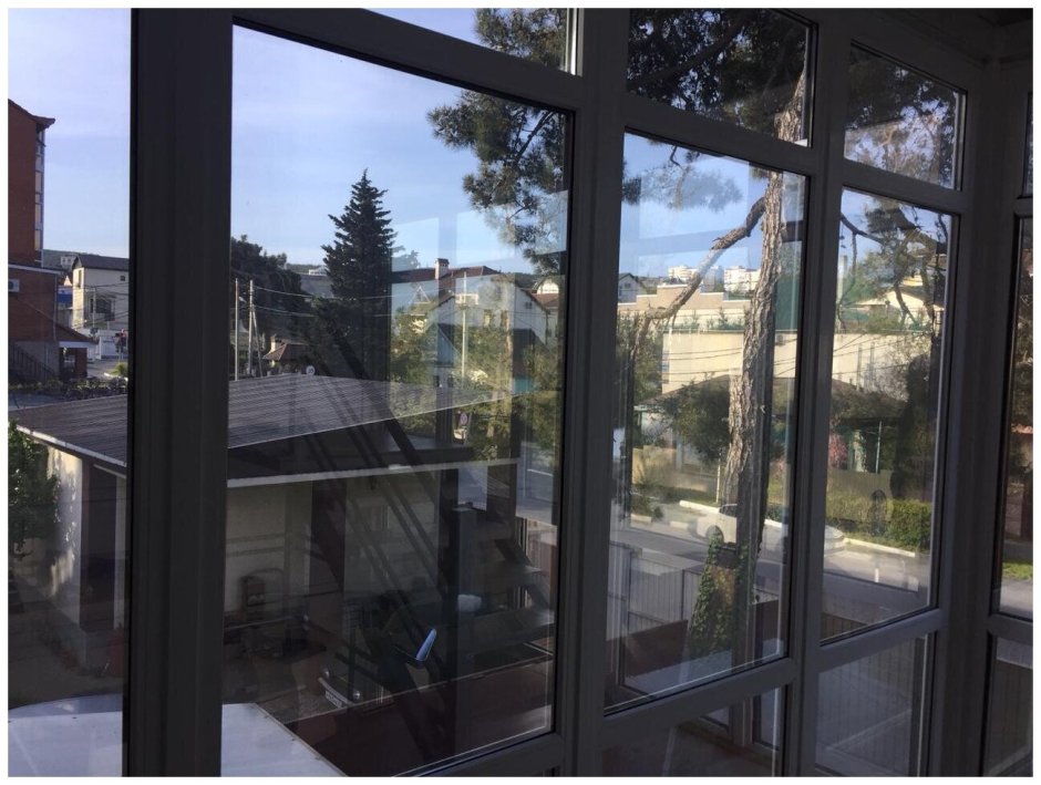 Тонированные панорамные окна