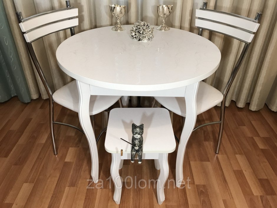Стол Lakri Round Table