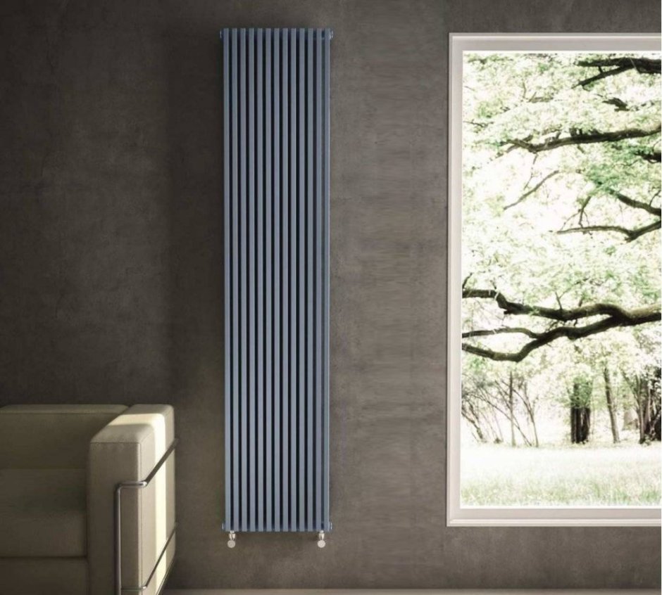 Радиатор вертикальный настенный в интерьере