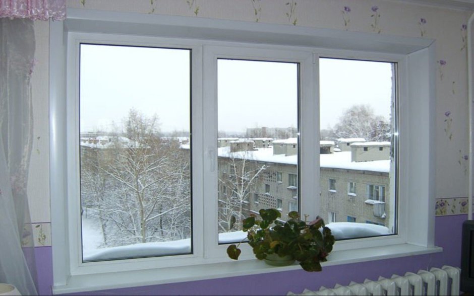 Дверь балконная штульповая Rehau