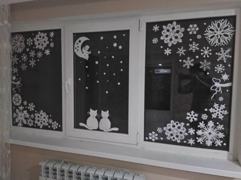 Новогодние украшения на окн