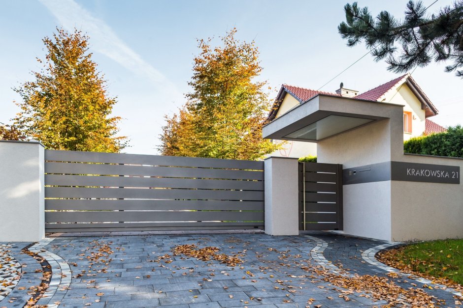 Забор в современном стиле Hi Tec