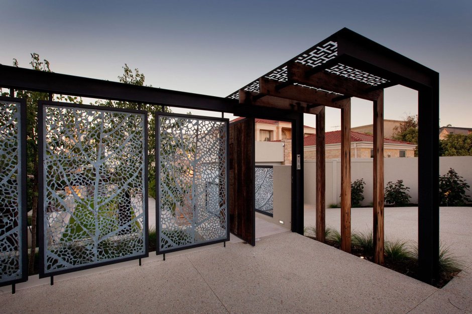 Забор в стиле лофт