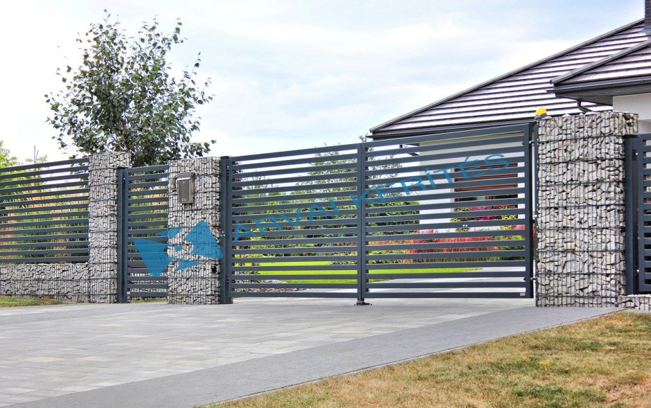 Ворота распашные в хайтек стиле