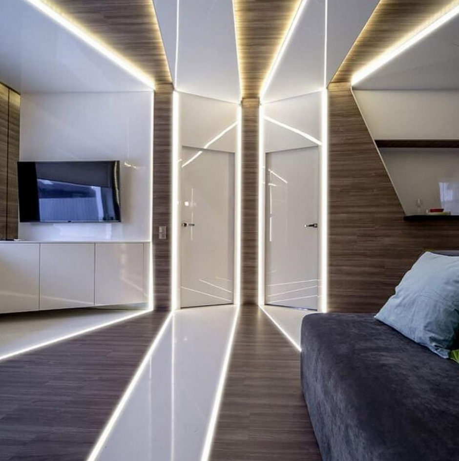 Точечное освещение в гостиной