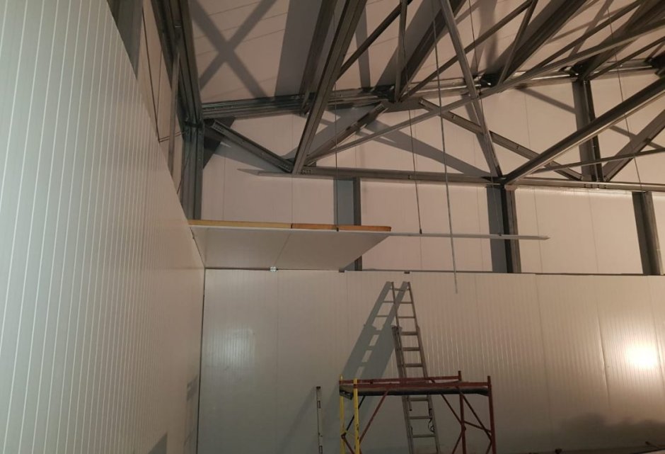 Потолок Армстронг крепление к сэндвич панели