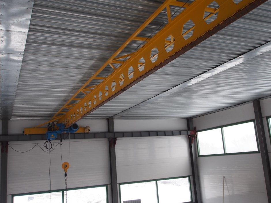 Потолок на балконе