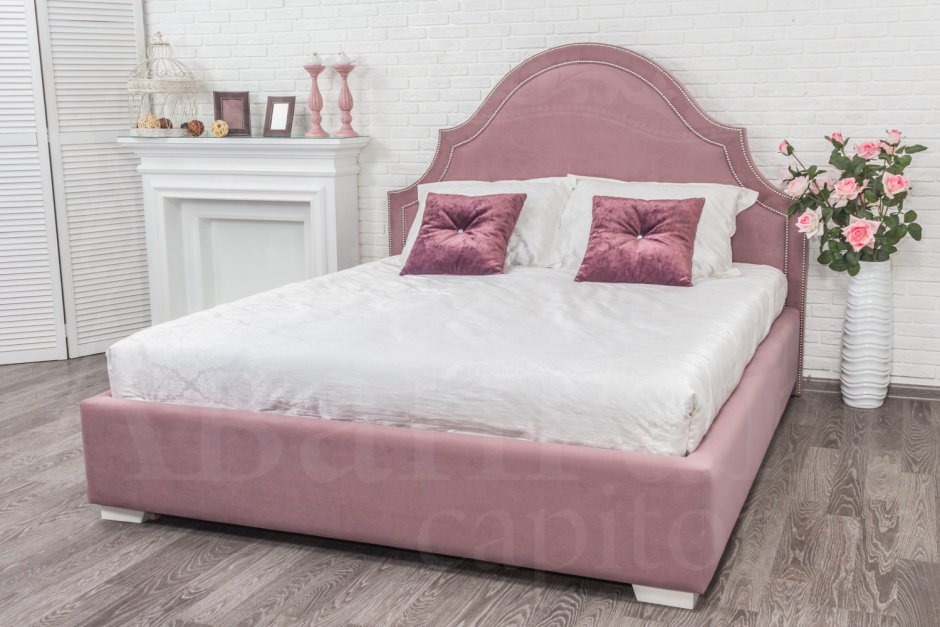 Кровать мягкая розовая