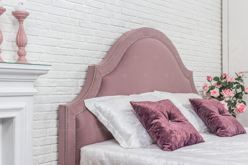Серо розовая кровать