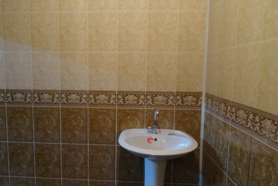 Коричневые панели ПВХ для ванной комнаты