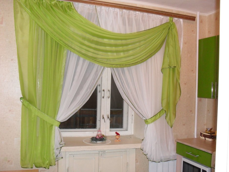 Шторы на кухонное окно