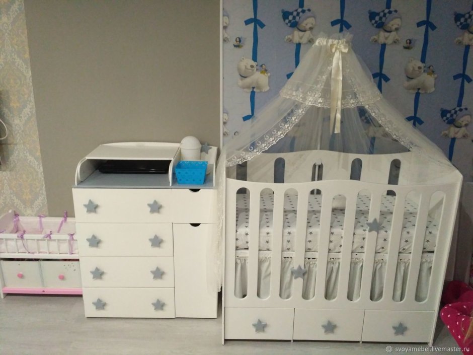 Комплект кроватка и пеленальный комод для новорожденного