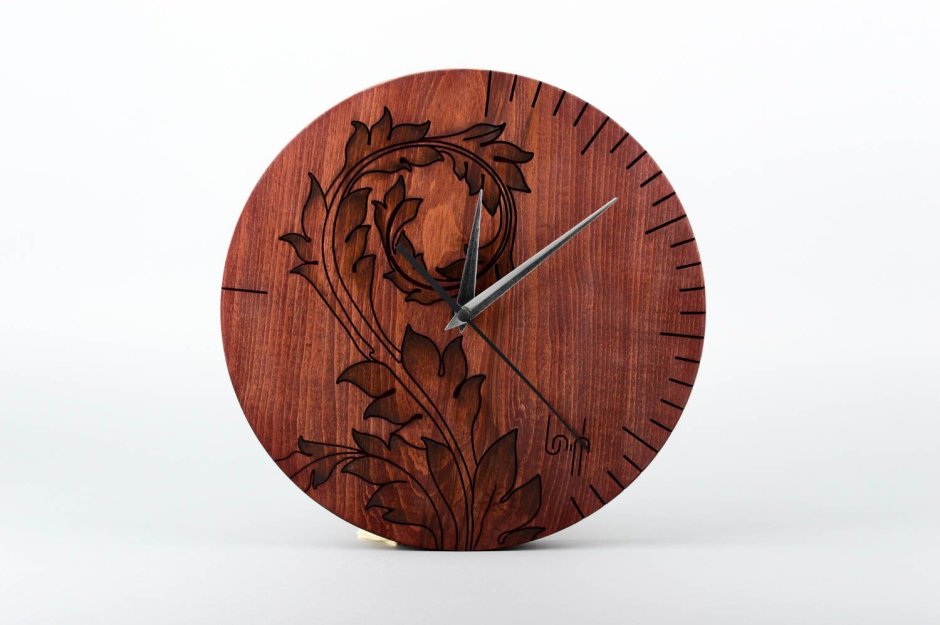Часы из дерева настенные