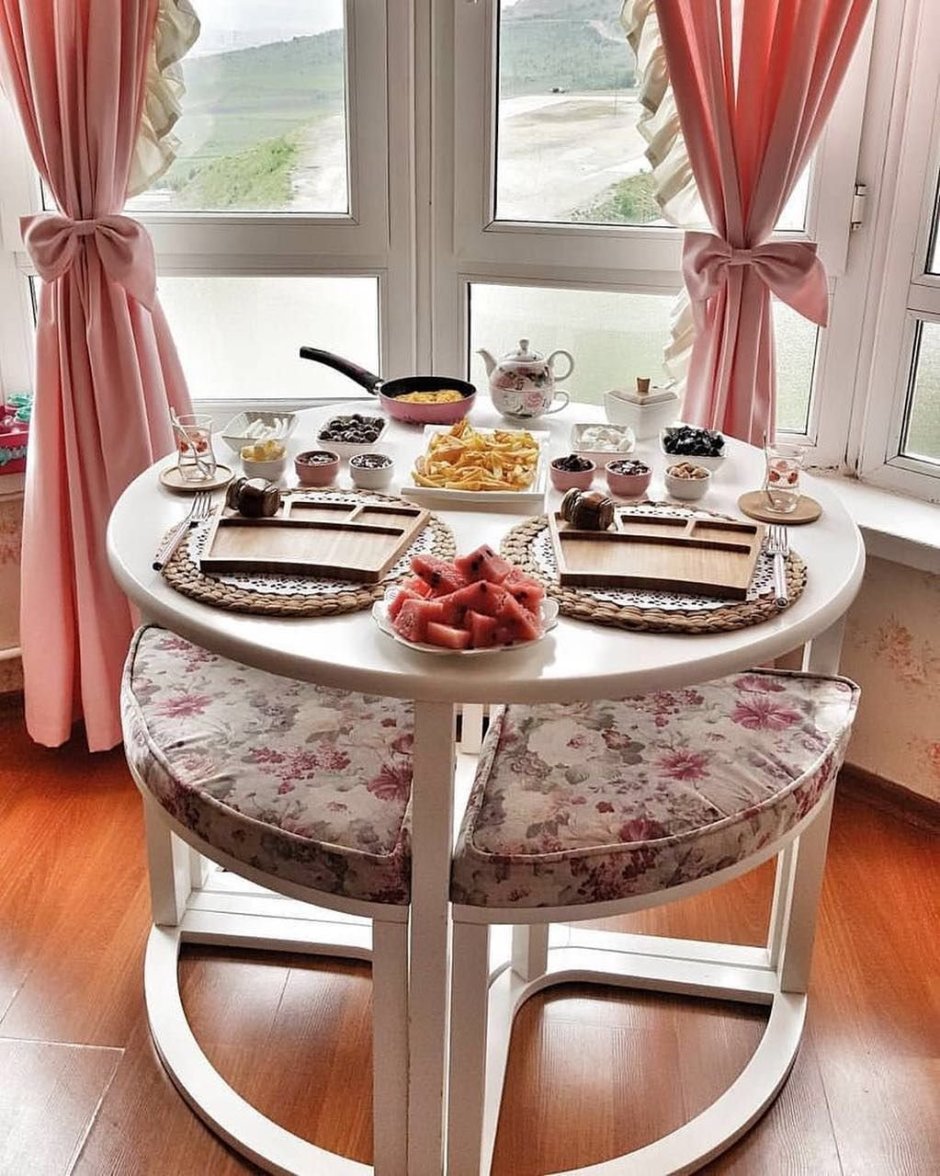 Кухонные столы красивые