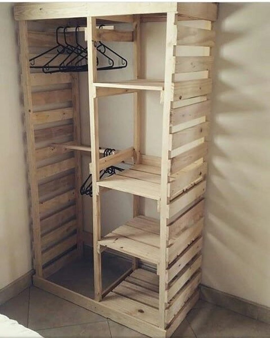 Шкаф из паллет
