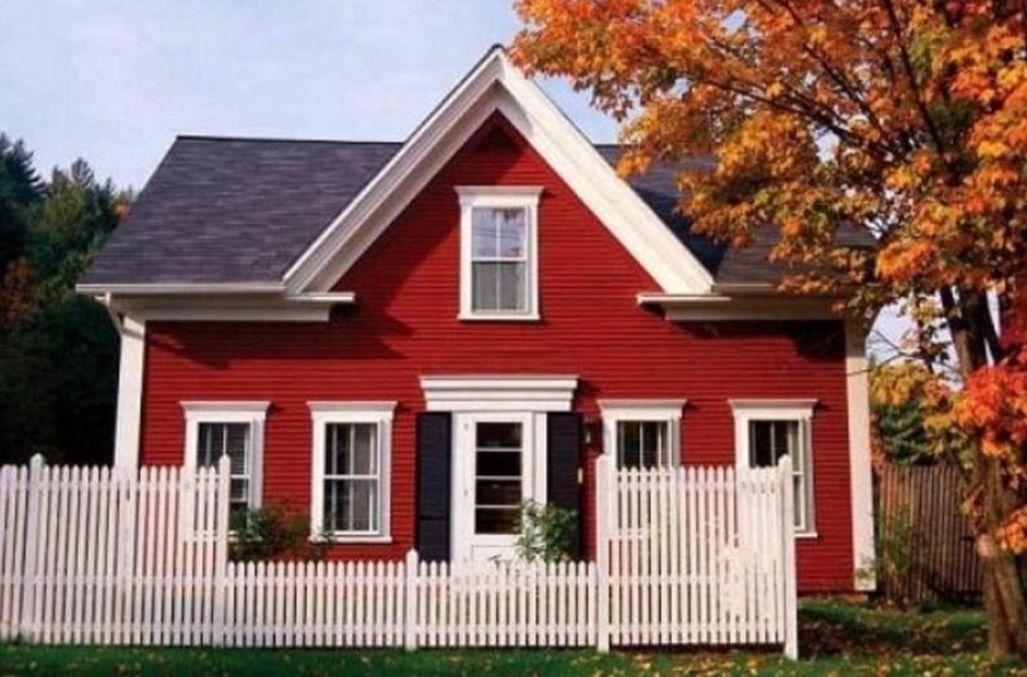 Красный деревянный дом