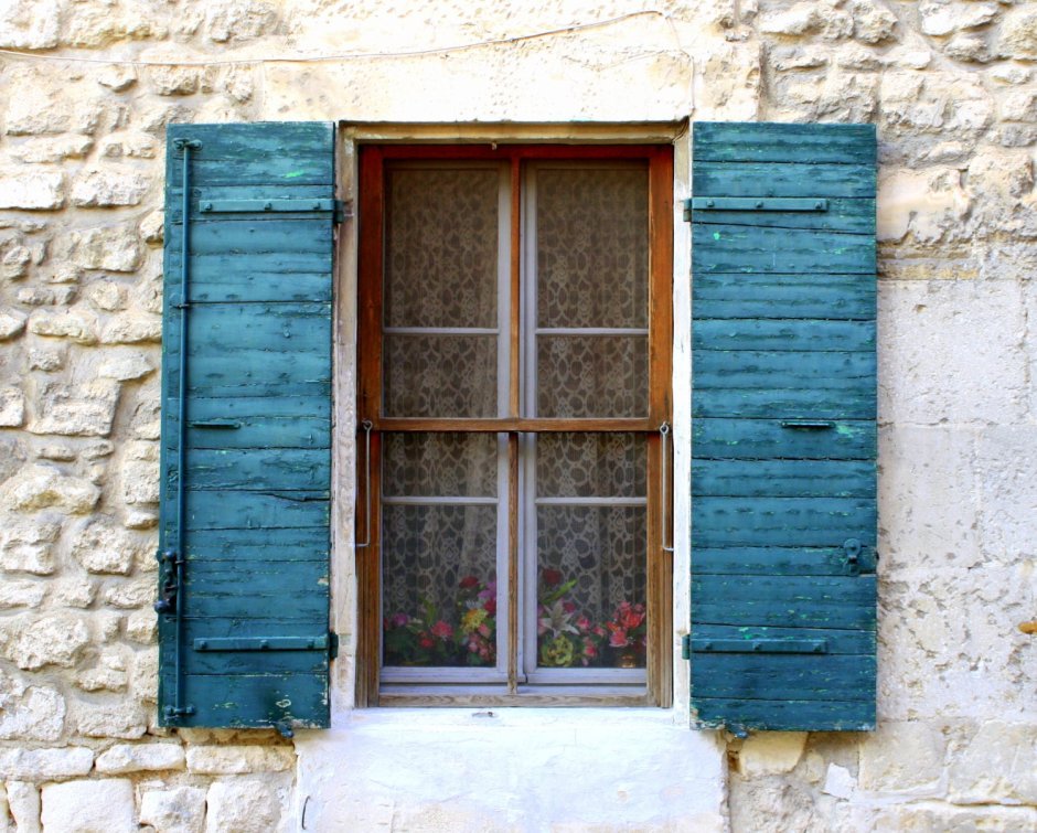 Окно в прованском стиле