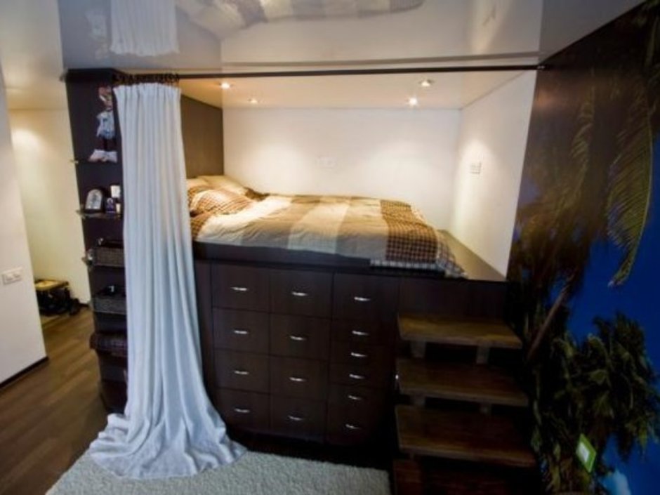 Двуспальная кровать с выдвижными ящиками снизу