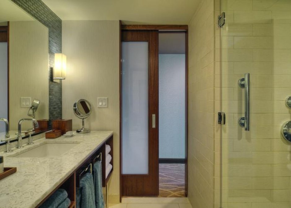 Раздвижная дверь в ванную