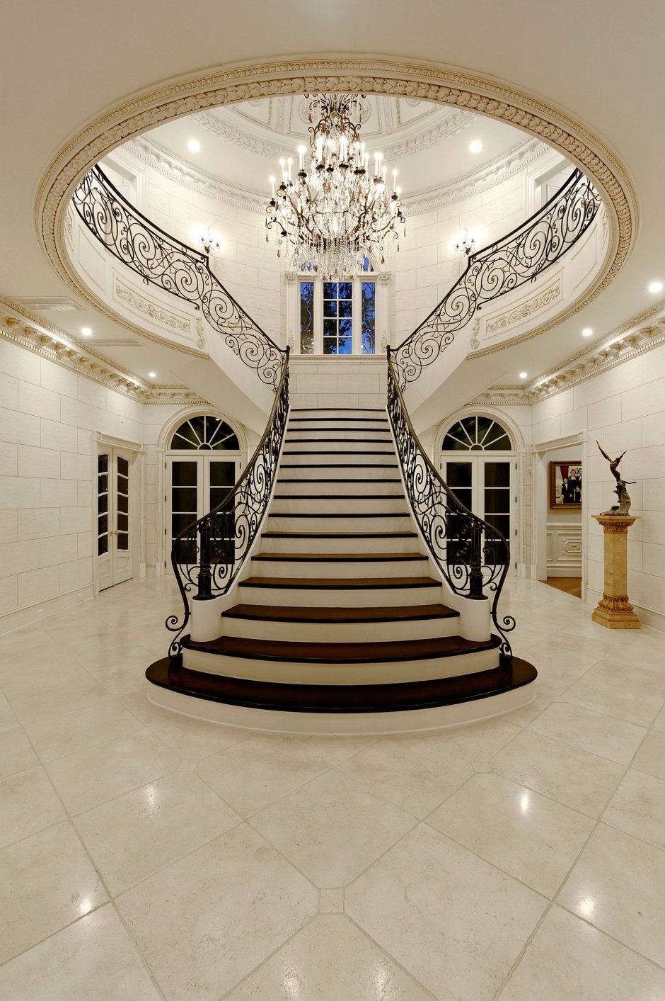 Красивые лестницы в элитных домах