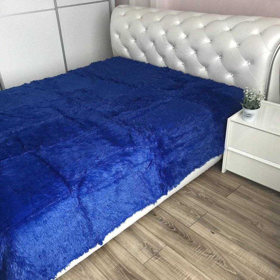 Синий плед на кровать