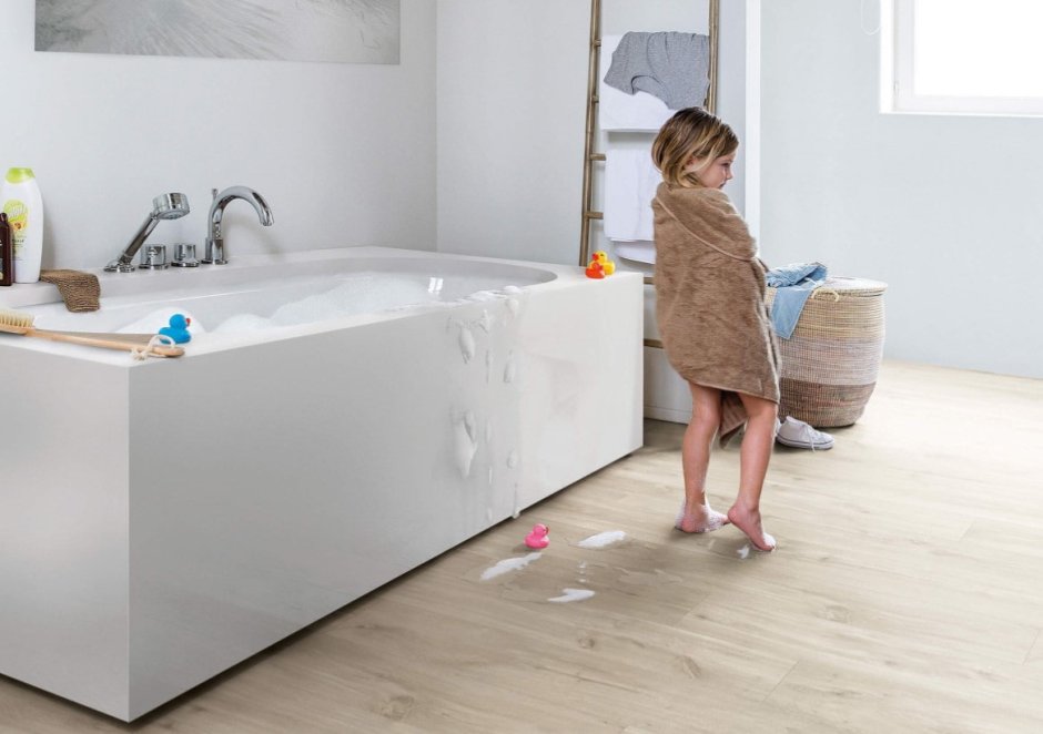 Ламинат на стену в ванную комнату