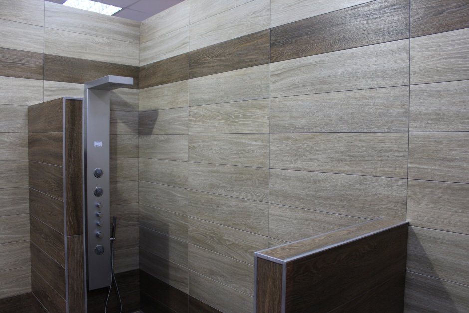 Кварц виниловый ламинат на полу