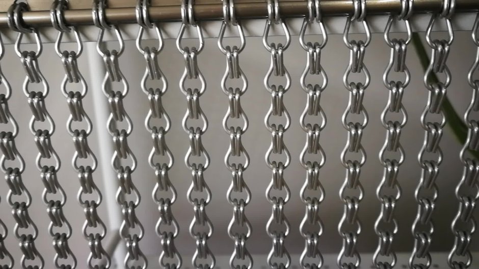 Шторы из металлических цепочек