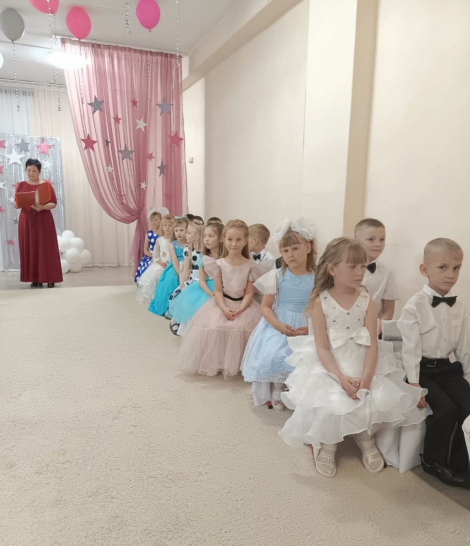 Летнее украшение окон в детском саду