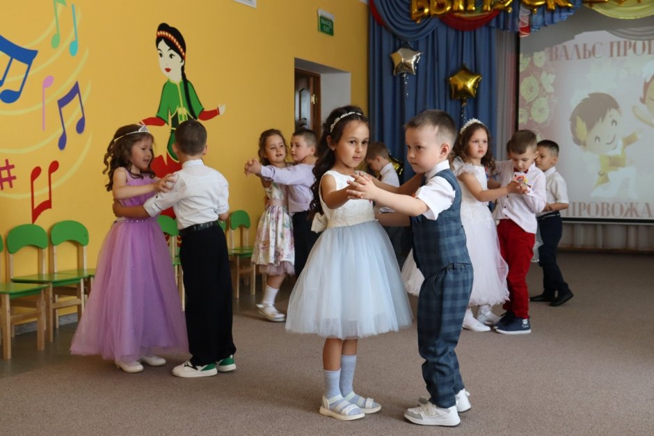 Украшение окон к весне