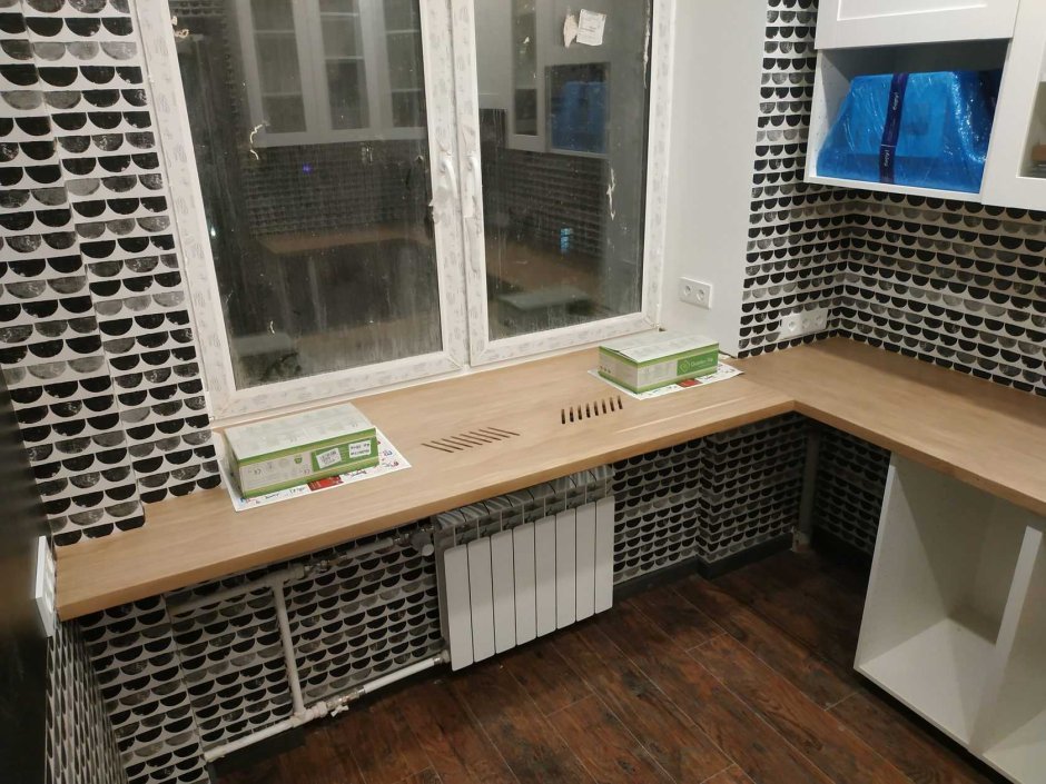 Рабочее место в маленькой комнате