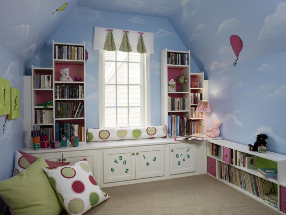 Шкаф для книг в детскую комнату