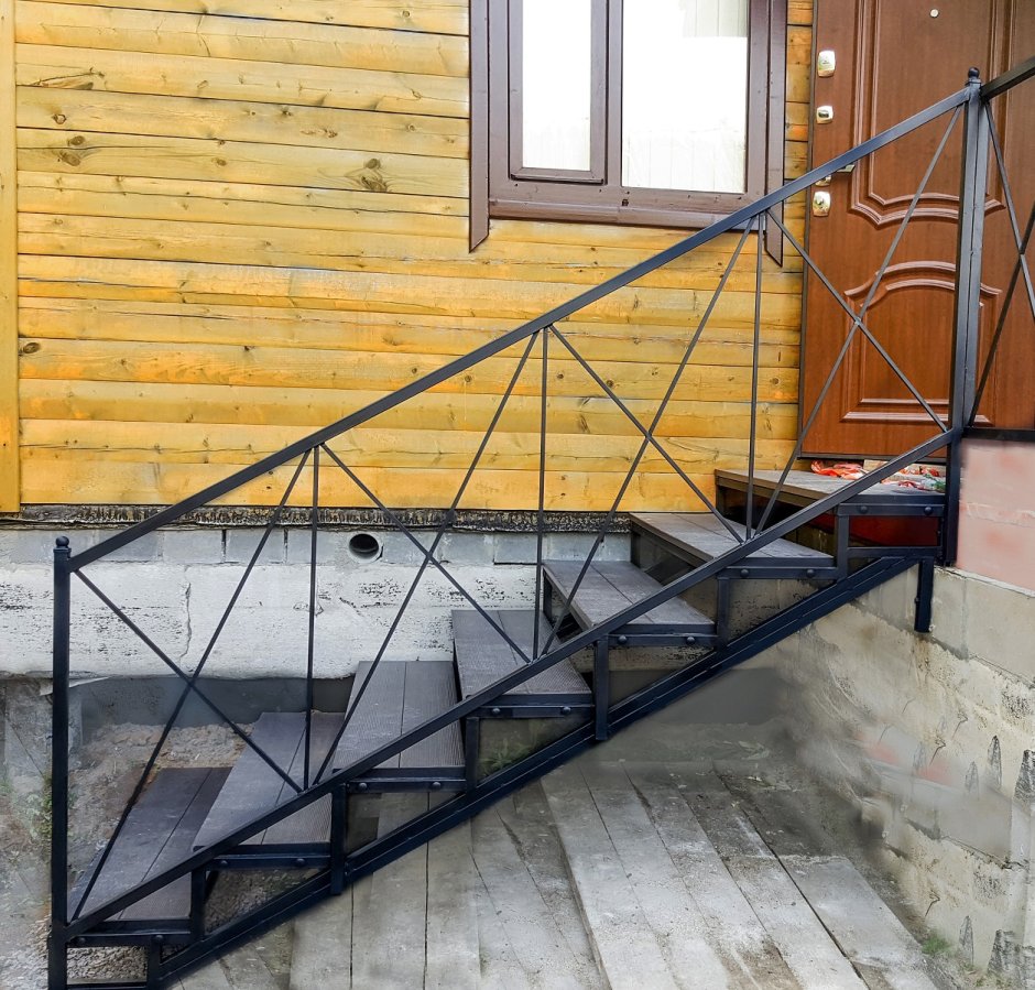 Перила для крыльца из металла