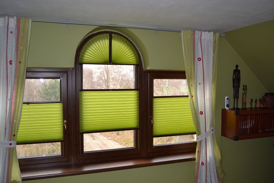 Декор арочного окна